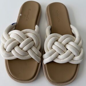New without box- Rothy's Cream and Tan Sandals